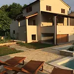 Ferienhaus Holiday Home Veneta Poreč